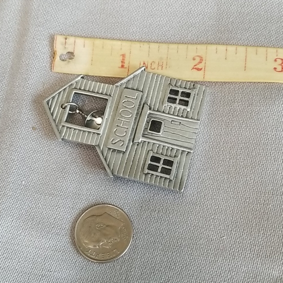 Bell in SCHOOL HOUSE by JJ pin - Picture 2 of 3